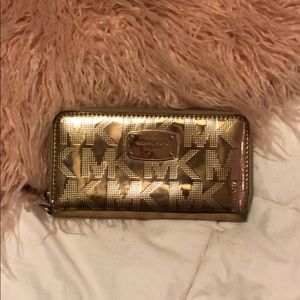 Michael Kors Rose Gold Zip Wallet